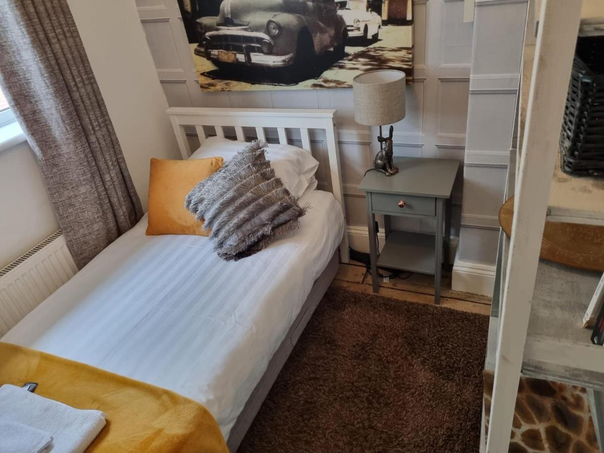 Cosy, Dog Friendly House On The Fringe Of The Brecon Beacons Villa Tredegar Exteriör bild